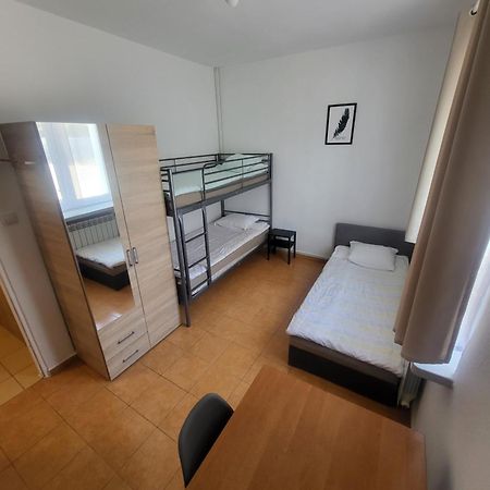 Rooms4Rest Popularna - Private Rooms For Tourists - Atr Consulting Sp, Z O,O, Varsovia Exterior foto